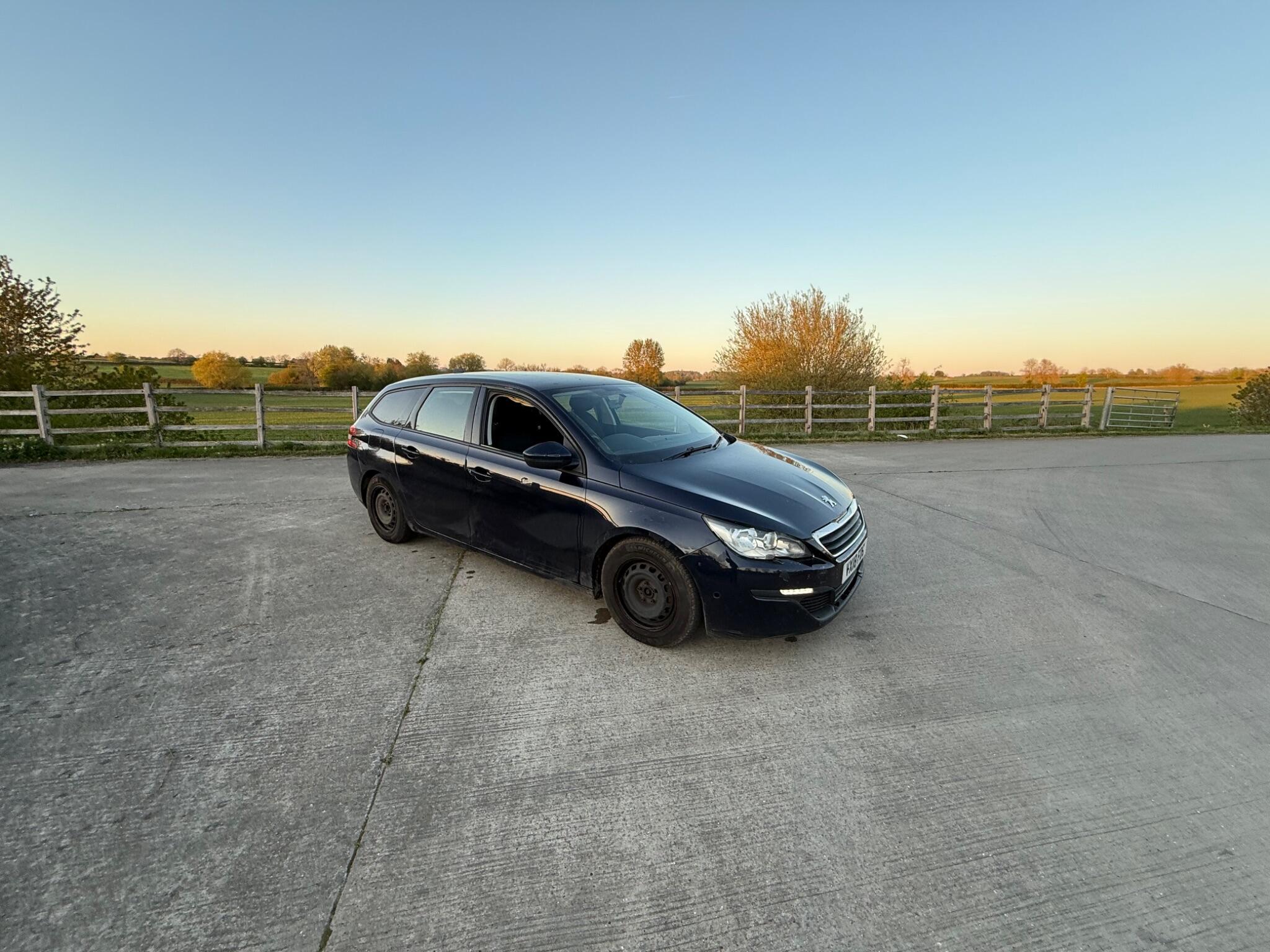 Peugeot 308 SW 1.6 BlueHDi Access Euro 6 (s/s) 5dr — photo 49 of 84